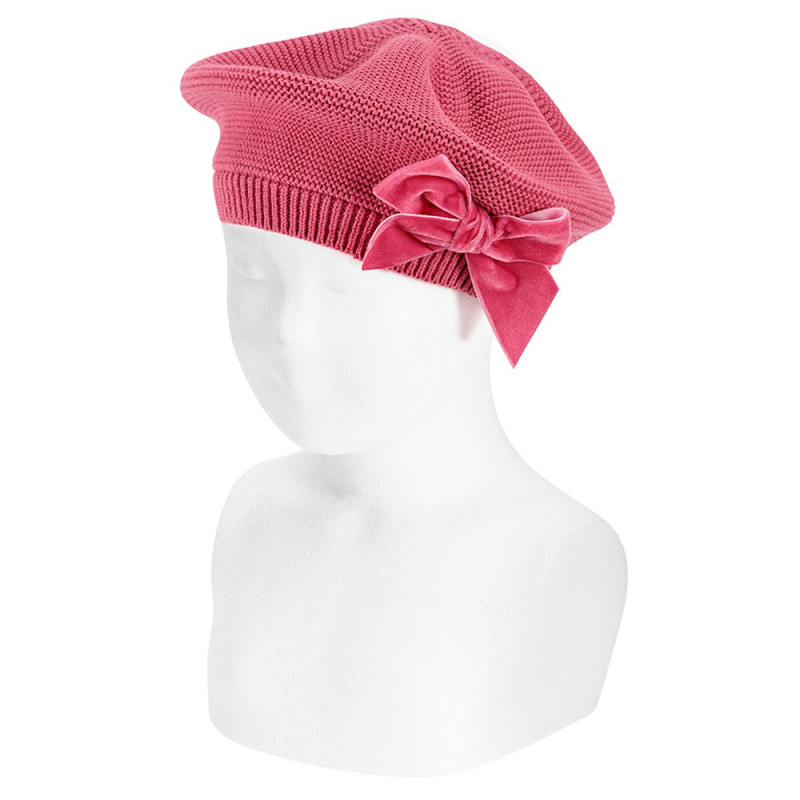 Buy Garter stitch beret with velvet bow CARMINE in the online store Condor. Made in Spain. Visit the ACCESSORIES FOR KIDS section where you will find more colors and products that you will surely fall in love with. We invite you to take a look around our online store.