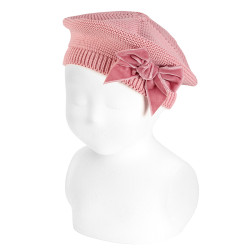 Buy Garter stitch beret with velvet bow PALE PINK in the online store Condor. Made in Spain. Visit the ACCESSORIES FOR KIDS section where you will find more colors and products that you will surely fall in love with. We invite you to take a look around our online store.
