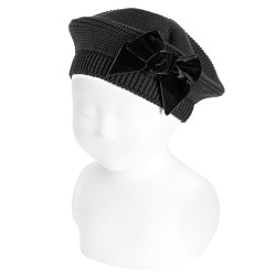 Buy Garter stitch beret with velvet bow BLACK in the online store Condor. Made in Spain. Visit the ACCESSORIES FOR KIDS section where you will find more colors and products that you will surely fall in love with. We invite you to take a look around our online store.