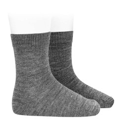 Buy Merino wool-blend short socks LIGHT GREY in the online store Condor. Made in Spain. Visit the BASIC WOOL BABY SOCKS section where you will find more colors and products that you will surely fall in love with. We invite you to take a look around our online store.