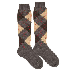 Buy Classic argyle knee socks GREEN in the online store Condor. Made in Spain. Visit the CLASSIC INTARSIA SOCKS section where you will find more colors and products that you will surely fall in love with. We invite you to take a look around our online store.