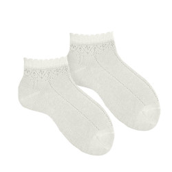 Buy Ceremony ankle socks with openwork details CREAM in the online store Condor. Made in Spain. Visit the CEREMONY FOR GIRL section where you will find more colors and products that you will surely fall in love with. We invite you to take a look around our online store.