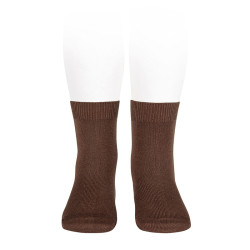 Buy Plain stitch basic short socks CHESNUT in the online store Condor. Made in Spain. Visit the SHORT PLAIN STITCH SOCKS section where you will find more colors and products that you will surely fall in love with. We invite you to take a look around our online store.