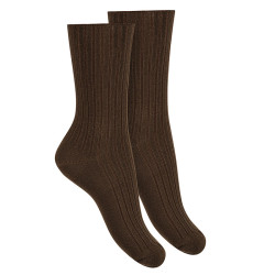 Buy Woman modal rib loose fitting socks BROWN in the online store Condor. Made in Spain. Visit the WOMAN AUTUMN-WINTER SOCKS section where you will find more colors and products that you will surely fall in love with. We invite you to take a look around our online store.
