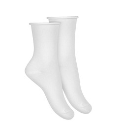 Buy Woman rolled-cuff short socks WHITE in the online store Condor. Made in Spain. Visit the WOMAN AUTUMN-WINTER SOCKS section where you will find more colors and products that you will surely fall in love with. We invite you to take a look around our online store.