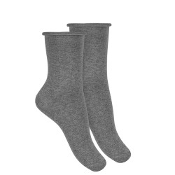 Buy Woman rolled-cuff short socks LIGHT GREY in the online store Condor. Made in Spain. Visit the WOMAN AUTUMN-WINTER SOCKS section where you will find more colors and products that you will surely fall in love with. We invite you to take a look around our online store.