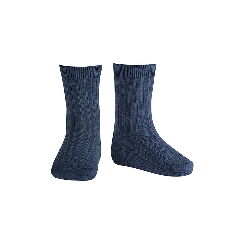 Buy Basic rib short socks LAPIS LAZULI in the online store Condor. Made in Spain. Visit the RIBBED SHORT SOCKS section where you will find more colors and products that you will surely fall in love with. We invite you to take a look around our online store.