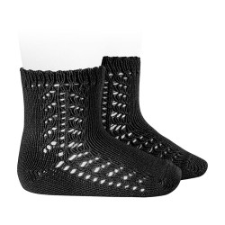 Buy Warm cotton short socks with side openwork BLACK in the online store Condor. Made in Spain. Visit the WARM OPENWORK BABY SOCKS section where you will find more colors and products that you will surely fall in love with. We invite you to take a look around our online store.