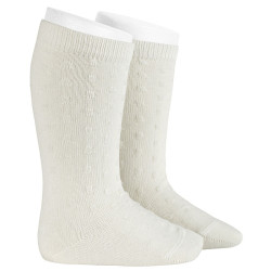 Buy 3d polka dot relief knee socks CREAM in the online store Condor. Made in Spain. Visit the PATTERNED BABY SOCKS section where you will find more colors and products that you will surely fall in love with. We invite you to take a look around our online store.
