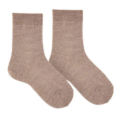 Compra Merino wool short socks SAND en la tienda online Condor. Fabricado en España. Visita la sección BASIC WOOL SOCKS donde encontrarás más colores y productos que seguro que te enamorarán. Te invitamos a darte una vuelta por nuestra tienda online.
