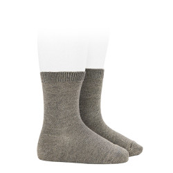 Buy Bright short socks LIGHT GREY in the online store Condor. Made in Spain. Visit the GIRL SPECIAL SOCKS section where you will find more colors and products that you will surely fall in love with. We invite you to take a look around our online store.