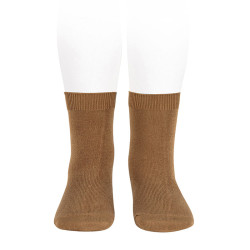 Buy Plain stitch basic short socks TOBACCO in the online store Condor. Made in Spain. Visit the SHORT PLAIN STITCH SOCKS section where you will find more colors and products that you will surely fall in love with. We invite you to take a look around our online store.