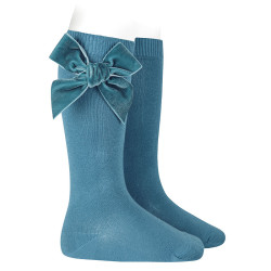 Buy Cotton knee socks with side velvet bow OCEAN in the online store Condor. Made in Spain. Visit the VELVET BOW SOCKS section where you will find more colors and products that you will surely fall in love with. We invite you to take a look around our online store.