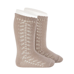 Buy Warm cotton knee socks with side openwork STONE in the online store Condor. Made in Spain. Visit the WARM OPENWORK BABY SOCKS section where you will find more colors and products that you will surely fall in love with. We invite you to take a look around our online store.