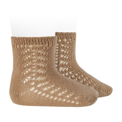 Buy Warm cotton short socks with side openwork CAMEL in the online store Condor. Made in Spain. Visit the WARM OPENWORK BABY SOCKS section where you will find more colors and products that you will surely fall in love with. We invite you to take a look around our online store.