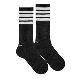 Buy 4-stripes sport socks BLACK in the online store Condor. Made in Spain. Visit the RETRO SPORT SOCKS section where you will find more colors and products that you will surely fall in love with. We invite you to take a look around our online store.