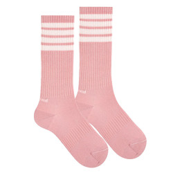 Buy 4-stripes sport socks PALE PINK in the online store Condor. Made in Spain. Visit the RETRO SPORT SOCKS section where you will find more colors and products that you will surely fall in love with. We invite you to take a look around our online store.