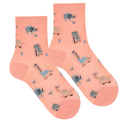 Buy Small dino embroidery socks PEONY in the online store Condor. Made in Spain. Visit the FANCY SPRING CHILDREN SOCKS section where you will find more colors and products that you will surely fall in love with. We invite you to take a look around our online store.