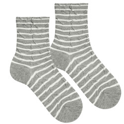 Buy Striped socks with hearts in relief ALUMINIUM in the online store Condor. Made in Spain. Visit the FANCY SPRING CHILDREN SOCKS section where you will find more colors and products that you will surely fall in love with. We invite you to take a look around our online store.