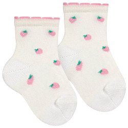 Buy Strawberry embroidery short socks CREAM in the online store Condor. Made in Spain. Visit the FANCY SPRING BABY SOCKS section where you will find more colors and products that you will surely fall in love with. We invite you to take a look around our online store.