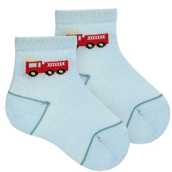 Buy Fire truck embroidery short socks BABY BLUE in the online store Condor. Made in Spain. Visit the FANCY SPRING BABY SOCKS section where you will find more colors and products that you will surely fall in love with. We invite you to take a look around our online store.