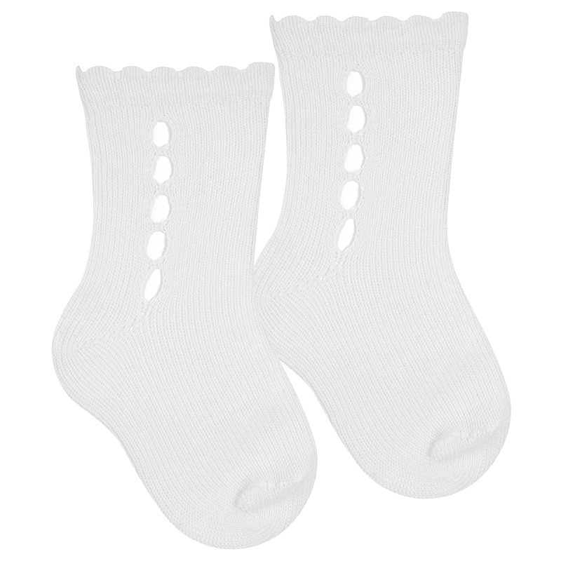 Buy Openwork perle short socks with fancy cuff WHITE in the online store Condor. Made in Spain. Visit the BABY CEREMONY SOCKS section where you will find more colors and products that you will surely fall in love with. We invite you to take a look around our online store.