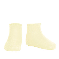 Buy Elastic cotton ankle socks BUTTER in the online store Condor. Made in Spain. Visit the ANKLE SOCKS section where you will find more colors and products that you will surely fall in love with. We invite you to take a look around our online store.