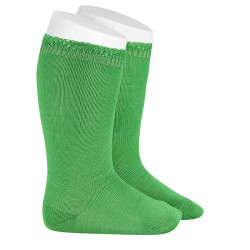 Buy Cotton knee-high socks with openwork cuff ANDALUSIAN GREEN in the online store Condor. Made in Spain. Visit the LACE AND TULLE SOCKS section where you will find more colors and products that you will surely fall in love with. We invite you to take a look around our online store.