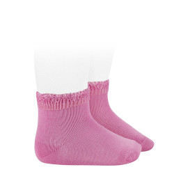 Buy Cotton socks with openwork cuff CHEWING GUM in the online store Condor. Made in Spain. Visit the LACE AND TULLE SOCKS section where you will find more colors and products that you will surely fall in love with. We invite you to take a look around our online store.