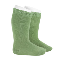 Buy Knee socks with lace edging cuff PEAR in the online store Condor. Made in Spain. Visit the LACE TRIM SOCKS section where you will find more colors and products that you will surely fall in love with. We invite you to take a look around our online store.