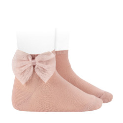 Buy Ankle socks with tulle bow OLD ROSE in the online store Condor. Made in Spain. Visit the LACE AND TULLE SOCKS section where you will find more colors and products that you will surely fall in love with. We invite you to take a look around our online store.