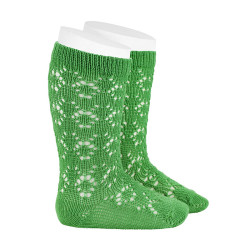 Buy Perle knee-high socks with geometric openwork ANDALUSIAN GREEN in the online store Condor. Made in Spain. Visit the BABY ELASTIC OPENWORK SOCKS section where you will find more colors and products that you will surely fall in love with. We invite you to take a look around our online store.