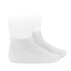 Compra Cnd trainer socks WHITE en la tienda online Condor. Fabricado en España. Visita la sección SPORT SOCKS donde encontrarás más colores y productos que seguro que te enamorarán. Te invitamos a darte una vuelta por nuestra tienda online.