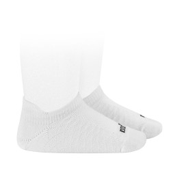 Compra Cnd trainer socks WHITE en la tienda online Condor. Fabricado en España. Visita la sección TRAINER AND INVISIBLE SOCKS donde encontrarás más colores y productos que seguro que te enamorarán. Te invitamos a darte una vuelta por nuestra tienda online.