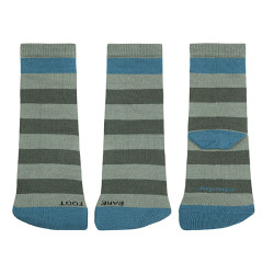 Buy Striped barefoot socks with terry toe LICHEN GREEN in the online store Condor. Made in Spain. Visit the BAREFOOT section where you will find more colors and products that you will surely fall in love with. We invite you to take a look around our online store.