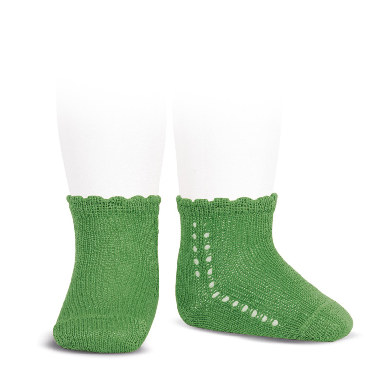 Buy Perle cotton socks with side openwork ANDALUSIAN GREEN in the online store Condor. Made in Spain. Visit the BABY SPIKE OPENWORK SOCKS section where you will find more colors and products that you will surely fall in love with. We invite you to take a look around our online store.