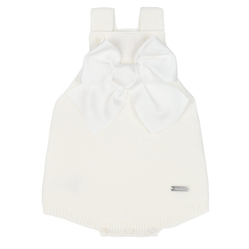 Buy Garter stitch romper with large grosgrain bow CREAM in the online store Condor. Made in Spain. Visit the GARTER STITCH COLLECTION section where you will find more colors and products that you will surely fall in love with. We invite you to take a look around our online store.