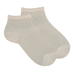 Buy Ceremony ankle socks LINEN in the online store Condor. Made in Spain. Visit the CEREMONY FOR GIRL section where you will find more colors and products that you will surely fall in love with. We invite you to take a look around our online store.