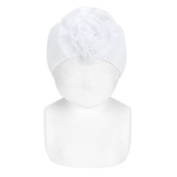 Buy Garter stitch headband with tulle flower WHITE in the online store Condor. Made in Spain. Visit the HAIR ACCESSORIES section where you will find more colors and products that you will surely fall in love with. We invite you to take a look around our online store.