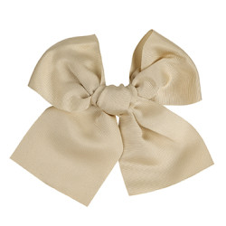 Buy Hair clip with large grosgrain bow LINEN in the online store Condor. Made in Spain. Visit the HAIR ACCESSORIES section where you will find more colors and products that you will surely fall in love with. We invite you to take a look around our online store.