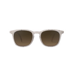 Buy Trapezium sunglasses for kids aged 5 to10 BEIGE in the online store Condor. Made in Spain. Visit the IZIPIZI section where you will find more colors and products that you will surely fall in love with. We invite you to take a look around our online store.