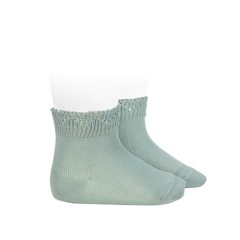Buy Ceremony short socks with openwork cuff SEA MIST in the online store Condor. Made in Spain. Visit the LACE AND TULLE SOCKS section where you will find more colors and products that you will surely fall in love with. We invite you to take a look around our online store.