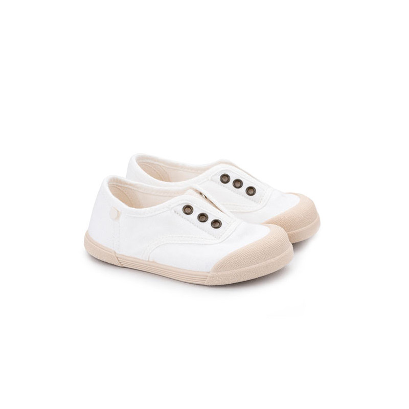 Buy Canvas sneaker barefoot WHITE in the online store Condor. Made in Spain. Visit the IGOR section where you will find more colors and products that you will surely fall in love with. We invite you to take a look around our online store.