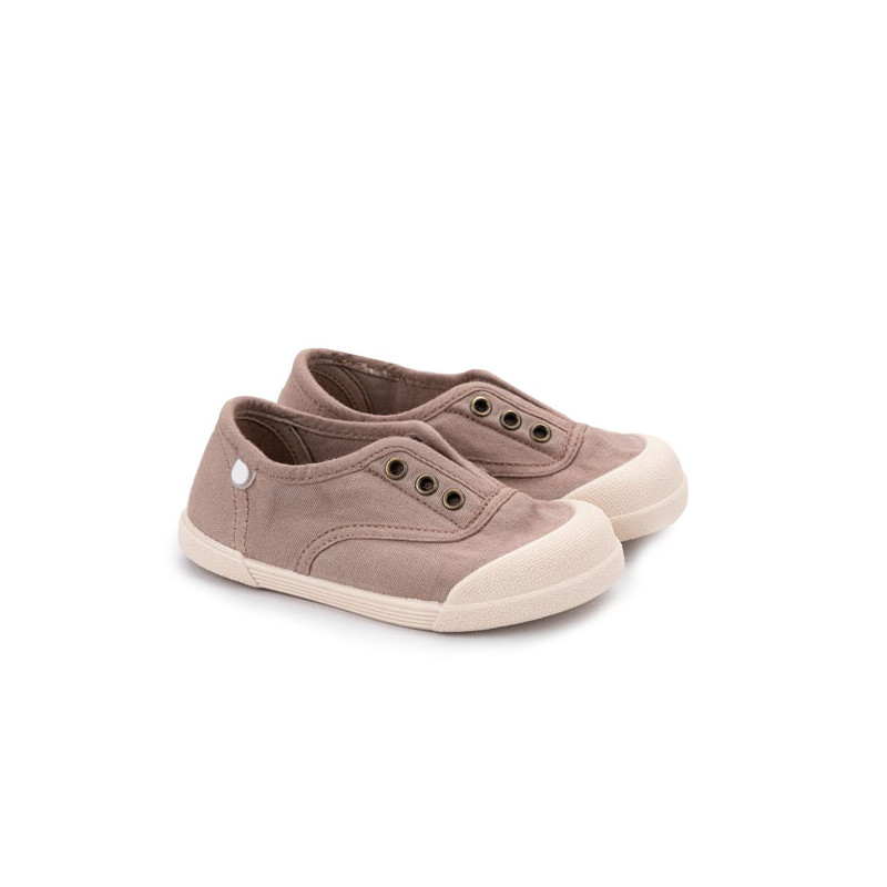 Buy Canvas sneaker barefoot MINK in the online store Condor. Made in Spain. Visit the IGOR section where you will find more colors and products that you will surely fall in love with. We invite you to take a look around our online store.