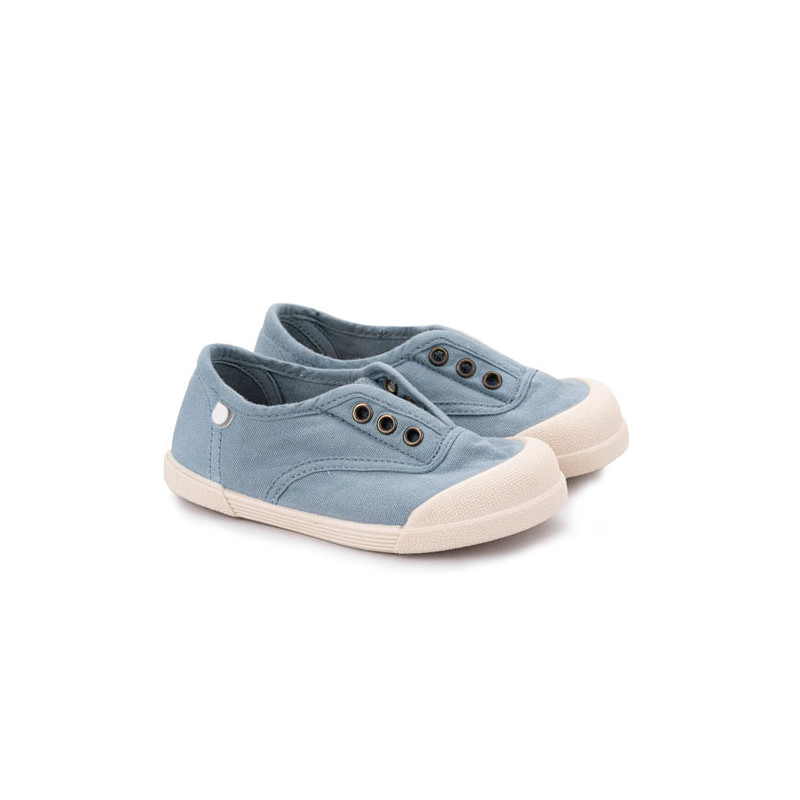 Buy Canvas sneaker barefoot BLUISH in the online store Condor. Made in Spain. Visit the IGOR section where you will find more colors and products that you will surely fall in love with. We invite you to take a look around our online store.