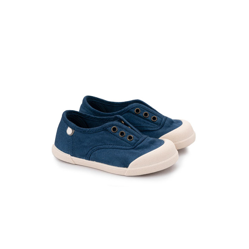 Buy Canvas sneaker barefoot NAVY BLUE in the online store Condor. Made in Spain. Visit the IGOR section where you will find more colors and products that you will surely fall in love with. We invite you to take a look around our online store.