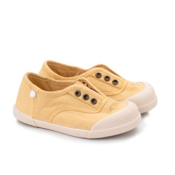 Buy Canvas sneaker barefoot YELLOW in the online store Condor. Made in Spain. Visit the IGOR section where you will find more colors and products that you will surely fall in love with. We invite you to take a look around our online store.