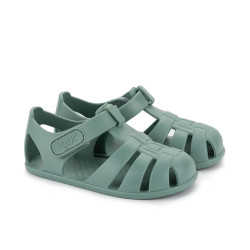 Buy Nemo solid barefoot DRY GREEN in the online store Condor. Made in Spain. Visit the IGOR section where you will find more colors and products that you will surely fall in love with. We invite you to take a look around our online store.