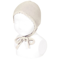 Buy Classic garter stitch bonnet LINEN in the online store Condor. Made in Spain. Visit the BONNETS section where you will find more colors and products that you will surely fall in love with. We invite you to take a look around our online store.